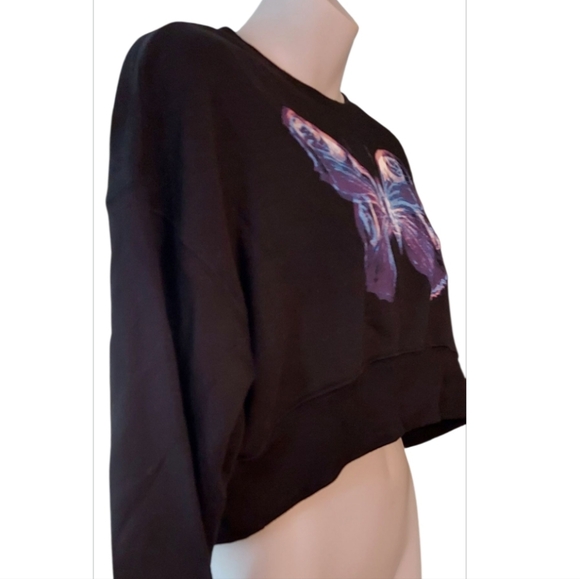 NWT Arizona Jean Company's Black Butterfly Print Cropped Sweatshirt ~M - Picture 2 of 5